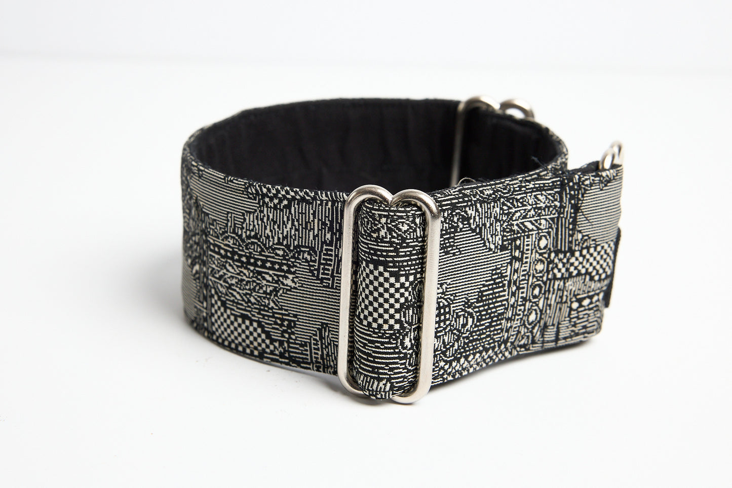 Hidden Temple - Martingale Collar